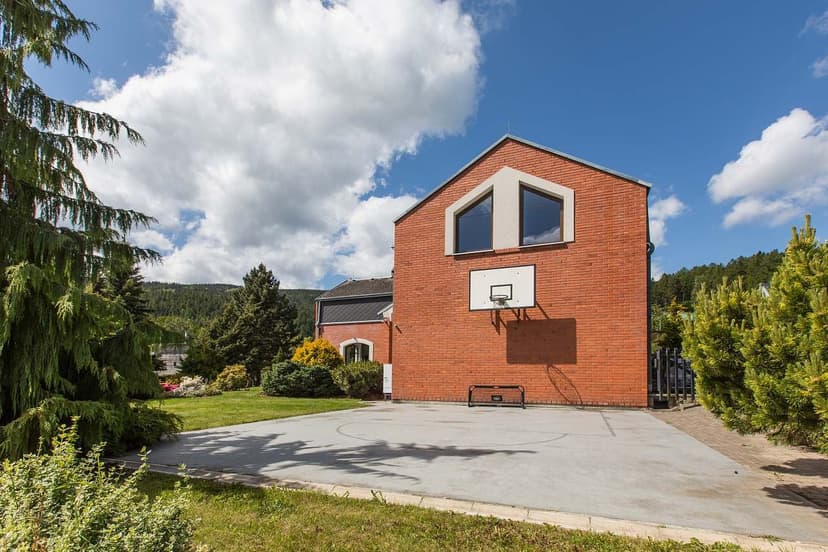 Sportovní hřiště